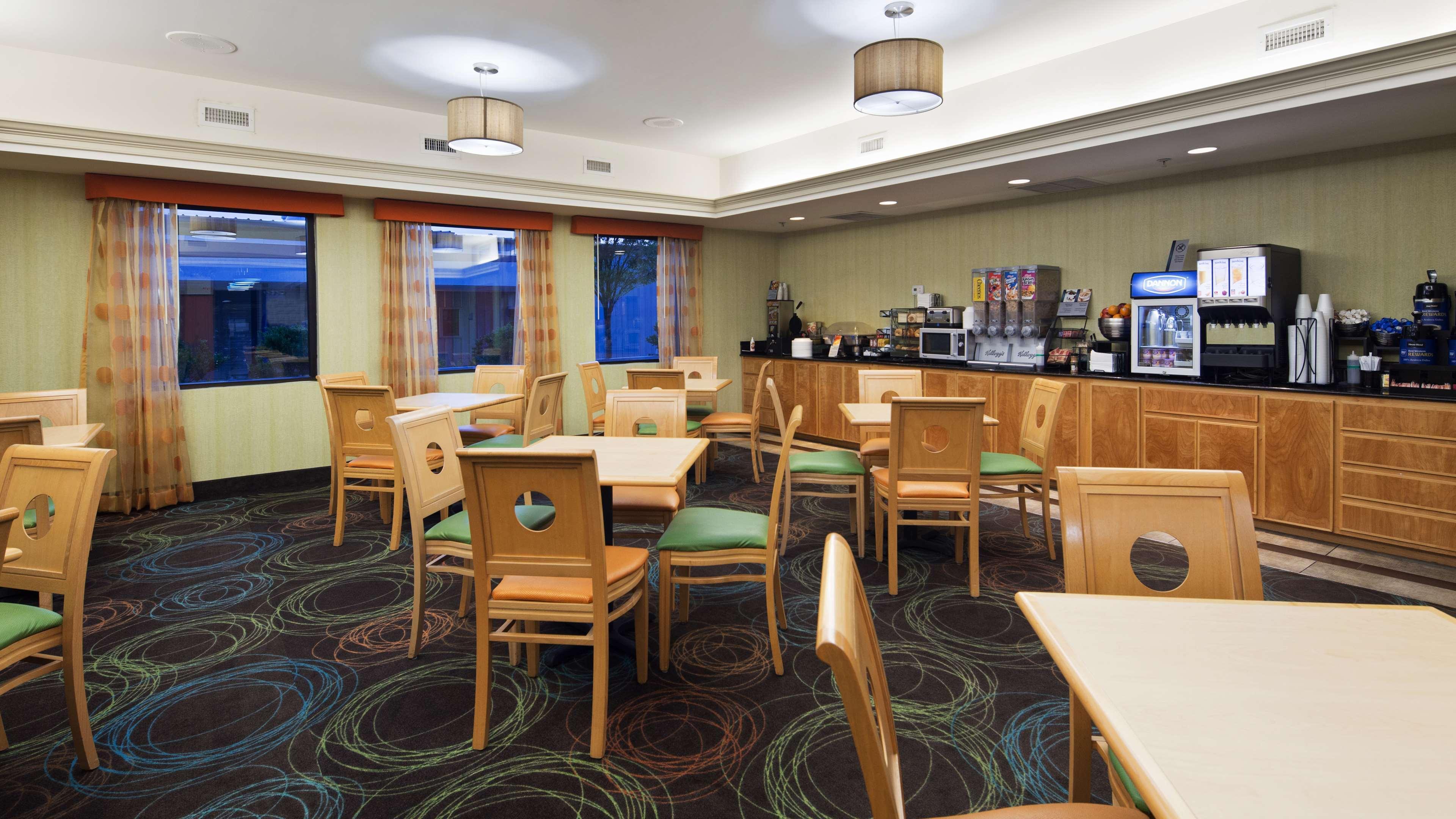 Best Western Plus Glen Allen Inn Экстерьер фото