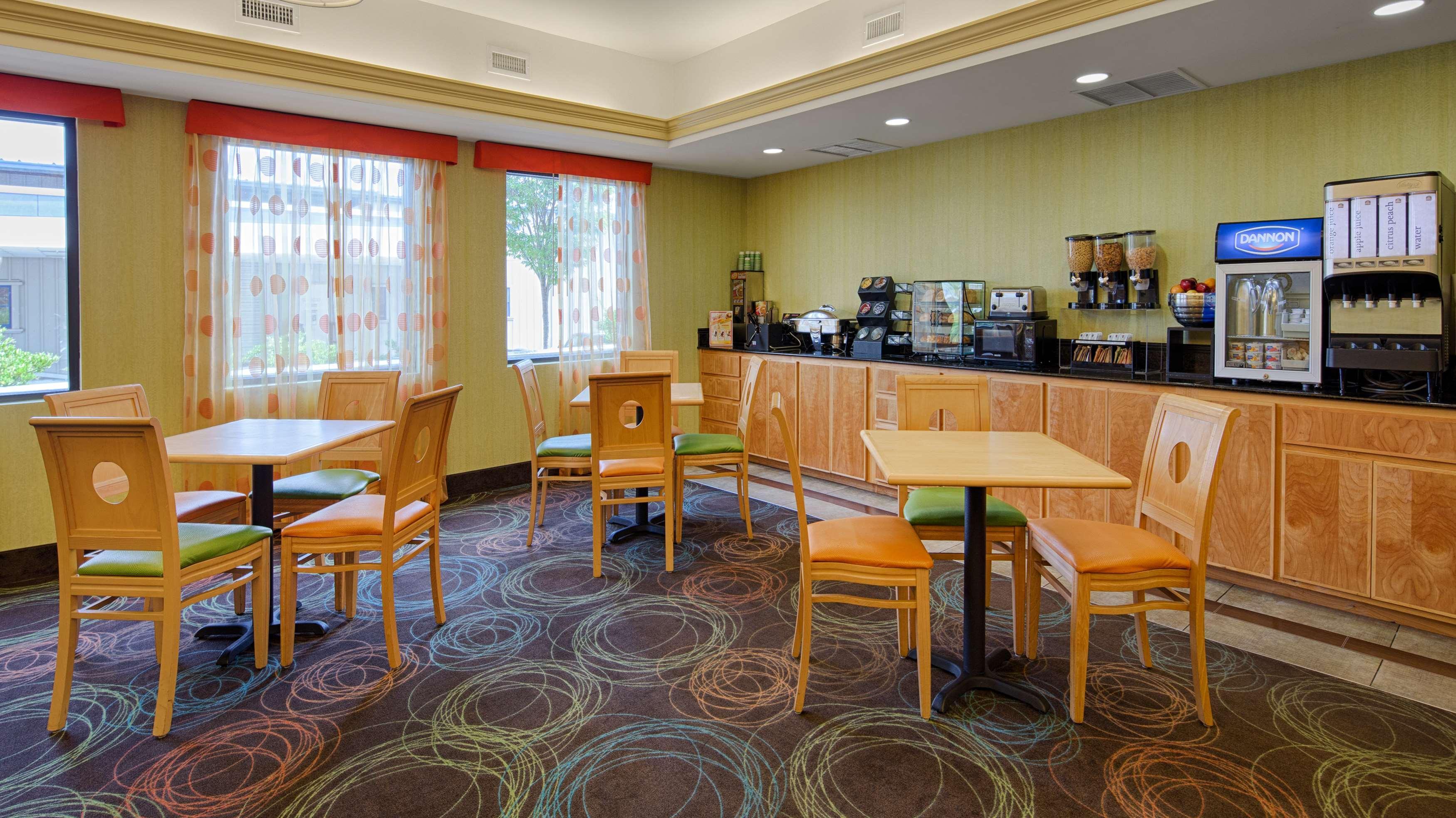 Best Western Plus Glen Allen Inn Экстерьер фото